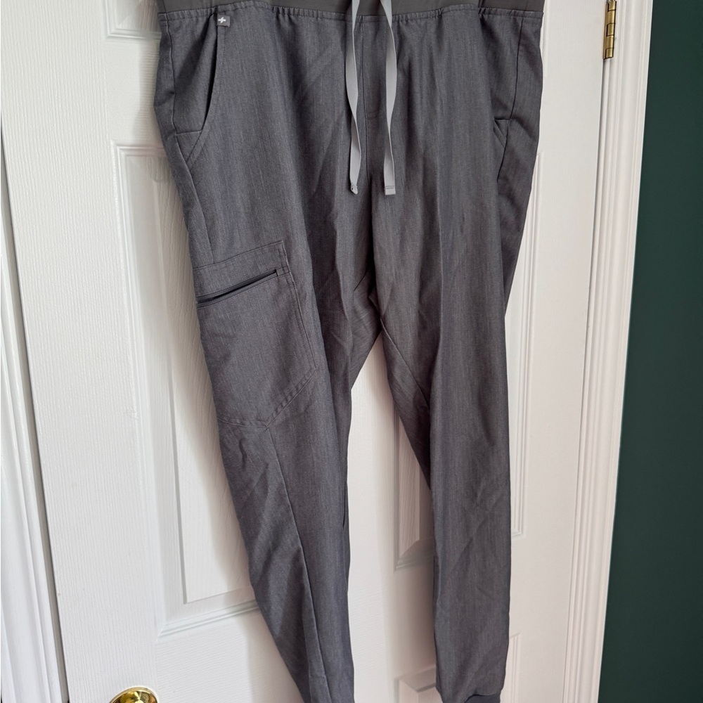 Figs Gray Cargo Pants with Elastic Waistband